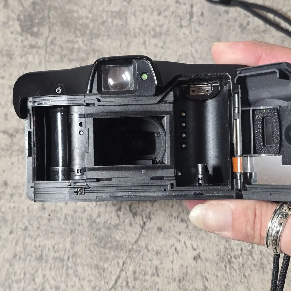 Canon Sure Shot 80 Tele Film Camera Black *Lens flaps wont open